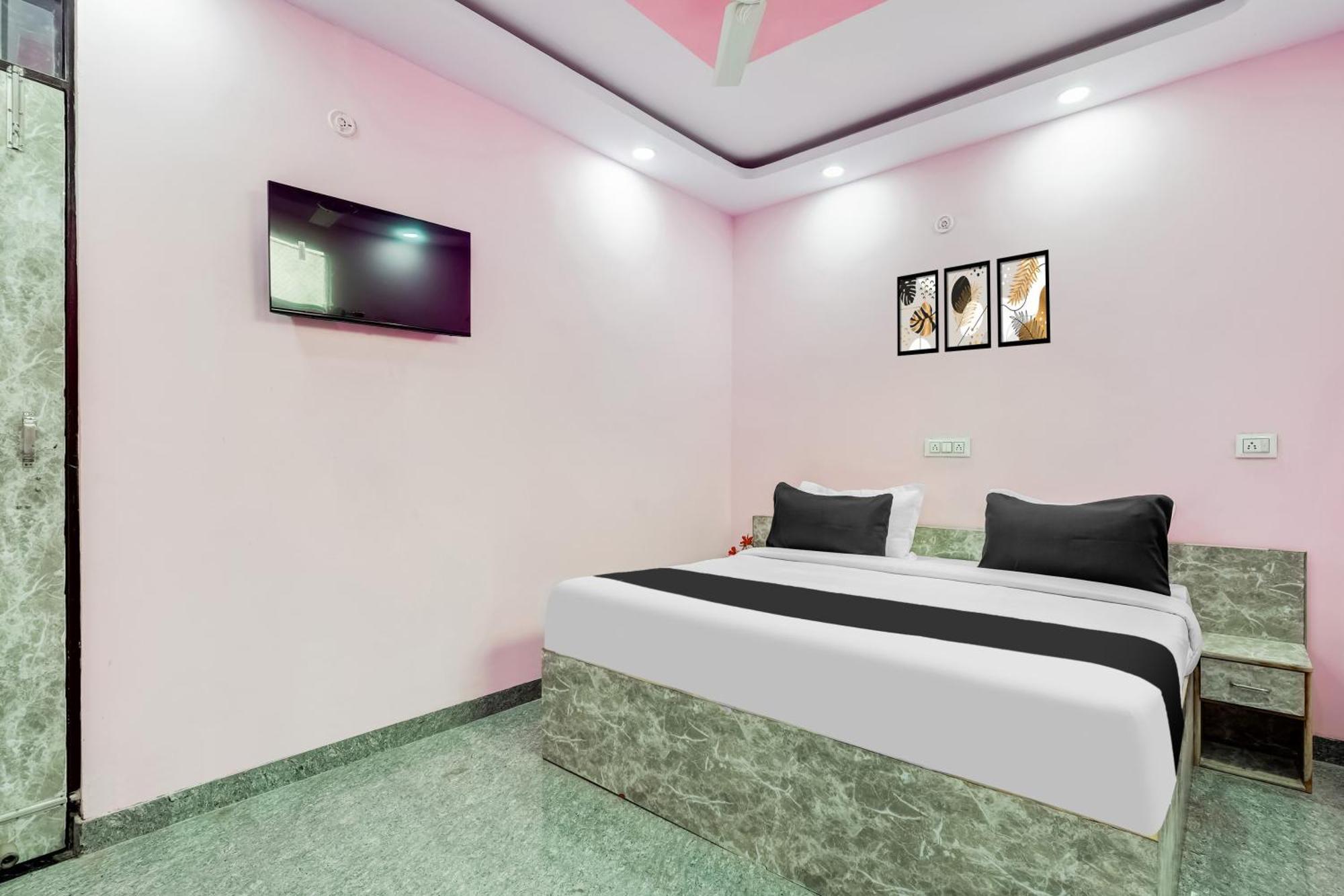 Hotel O Govind Residency New Delhi Bagian luar foto