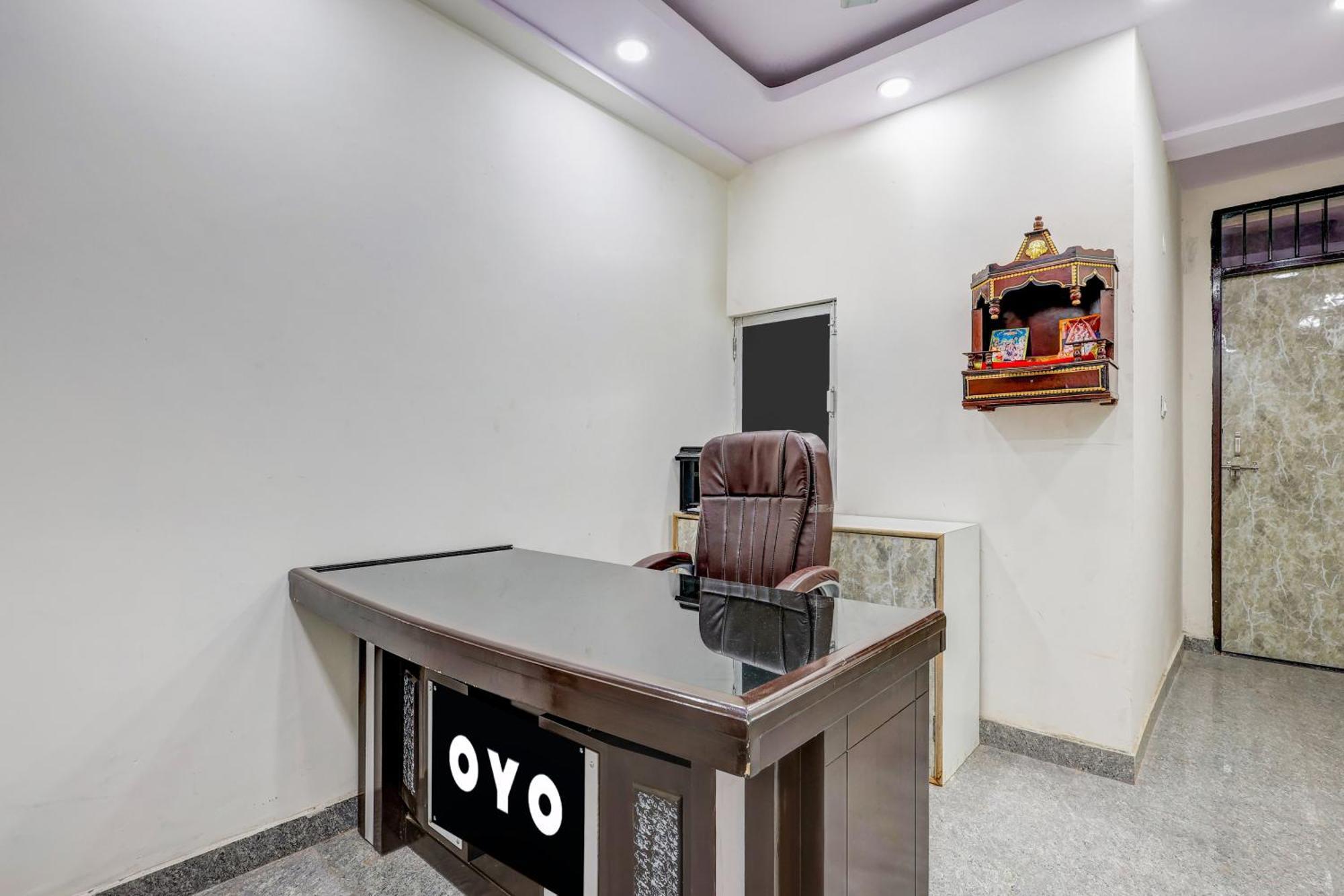 Hotel O Govind Residency New Delhi Bagian luar foto