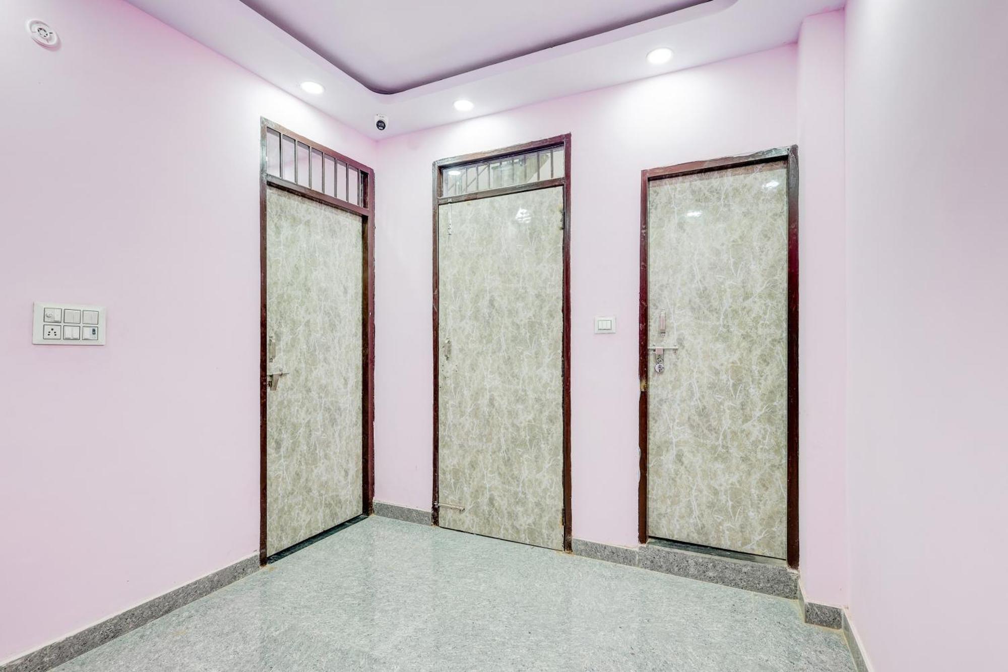 Hotel O Govind Residency New Delhi Bagian luar foto