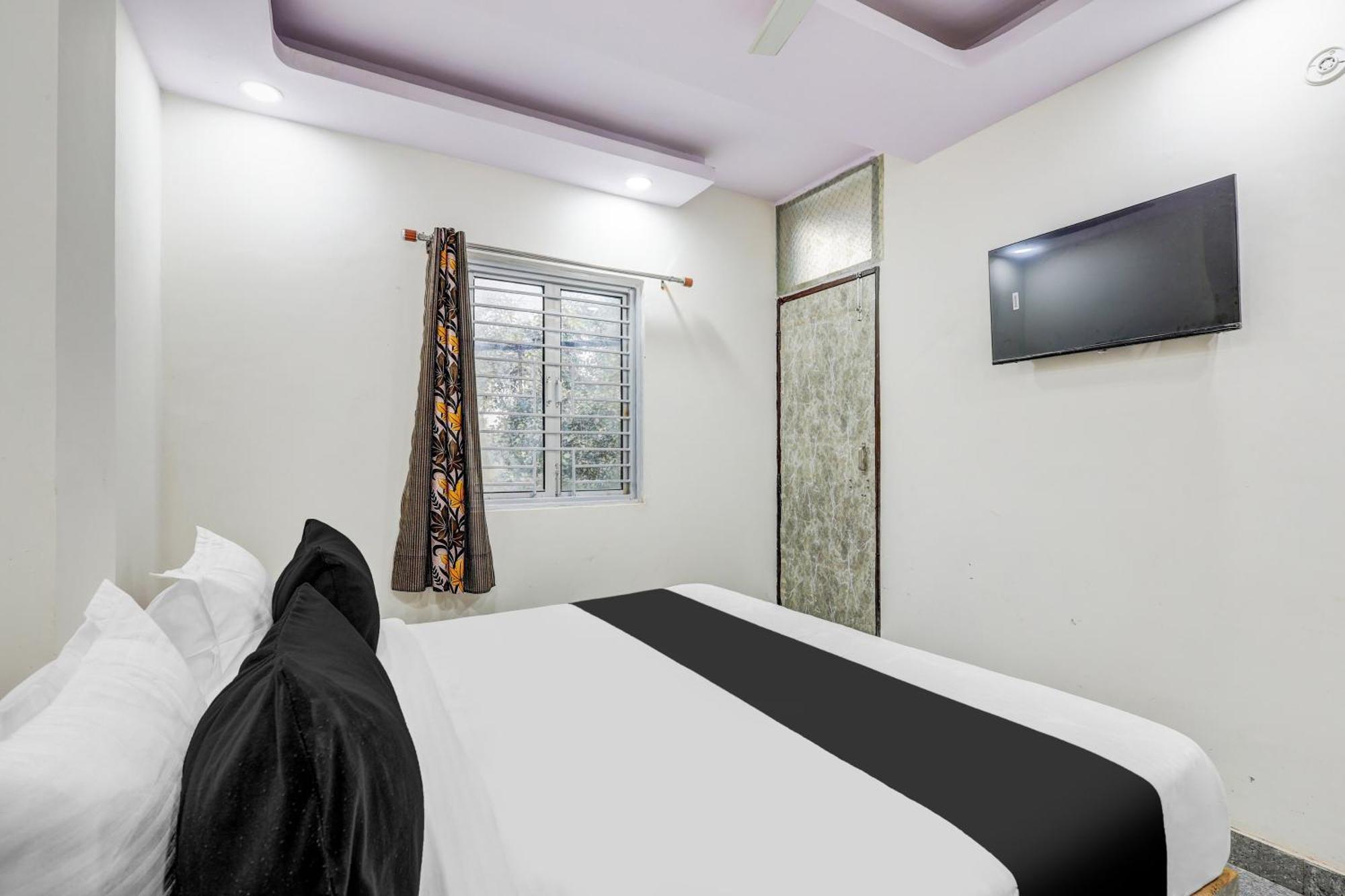 Hotel O Govind Residency New Delhi Bagian luar foto