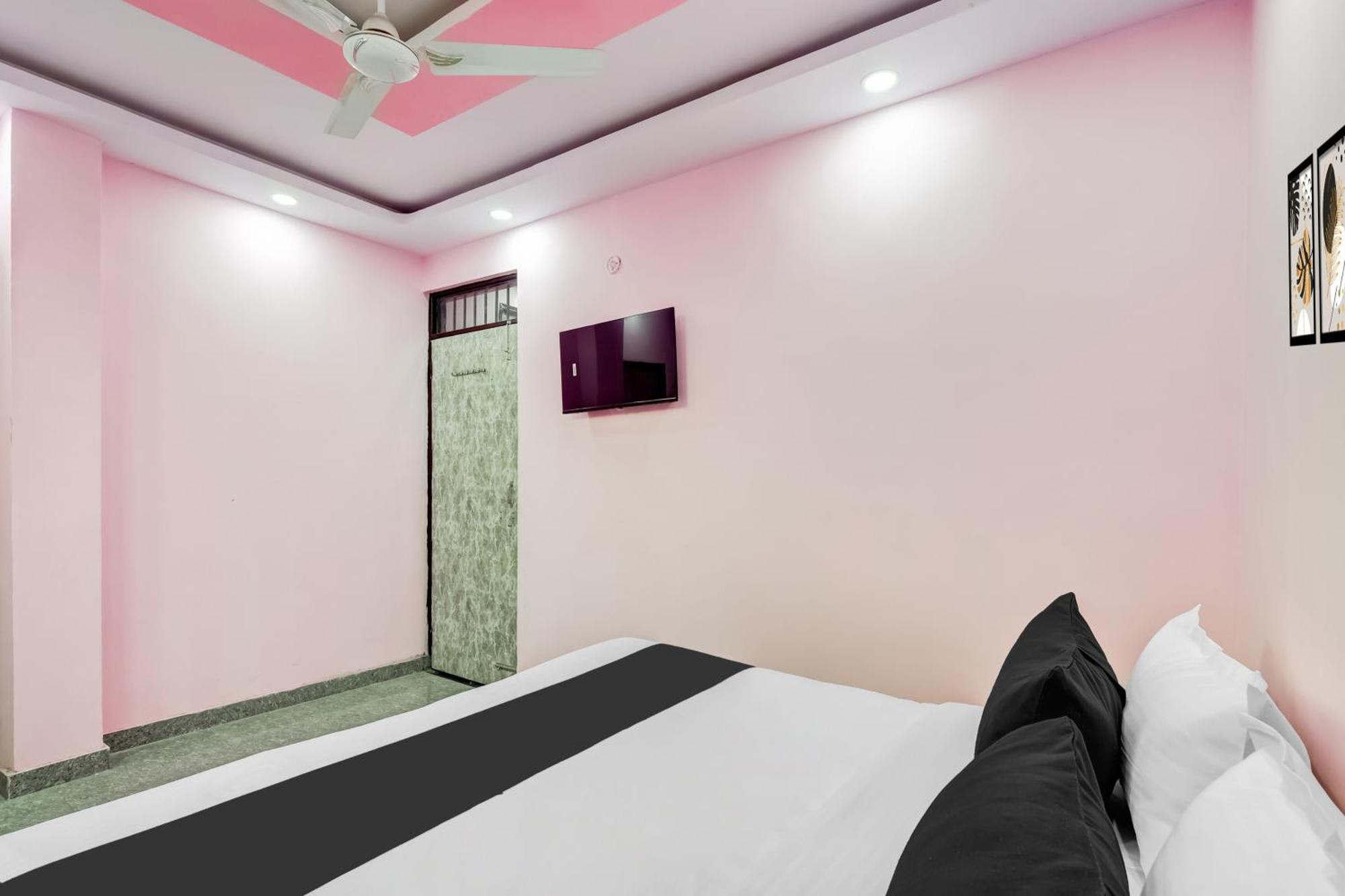 Hotel O Govind Residency New Delhi Bagian luar foto
