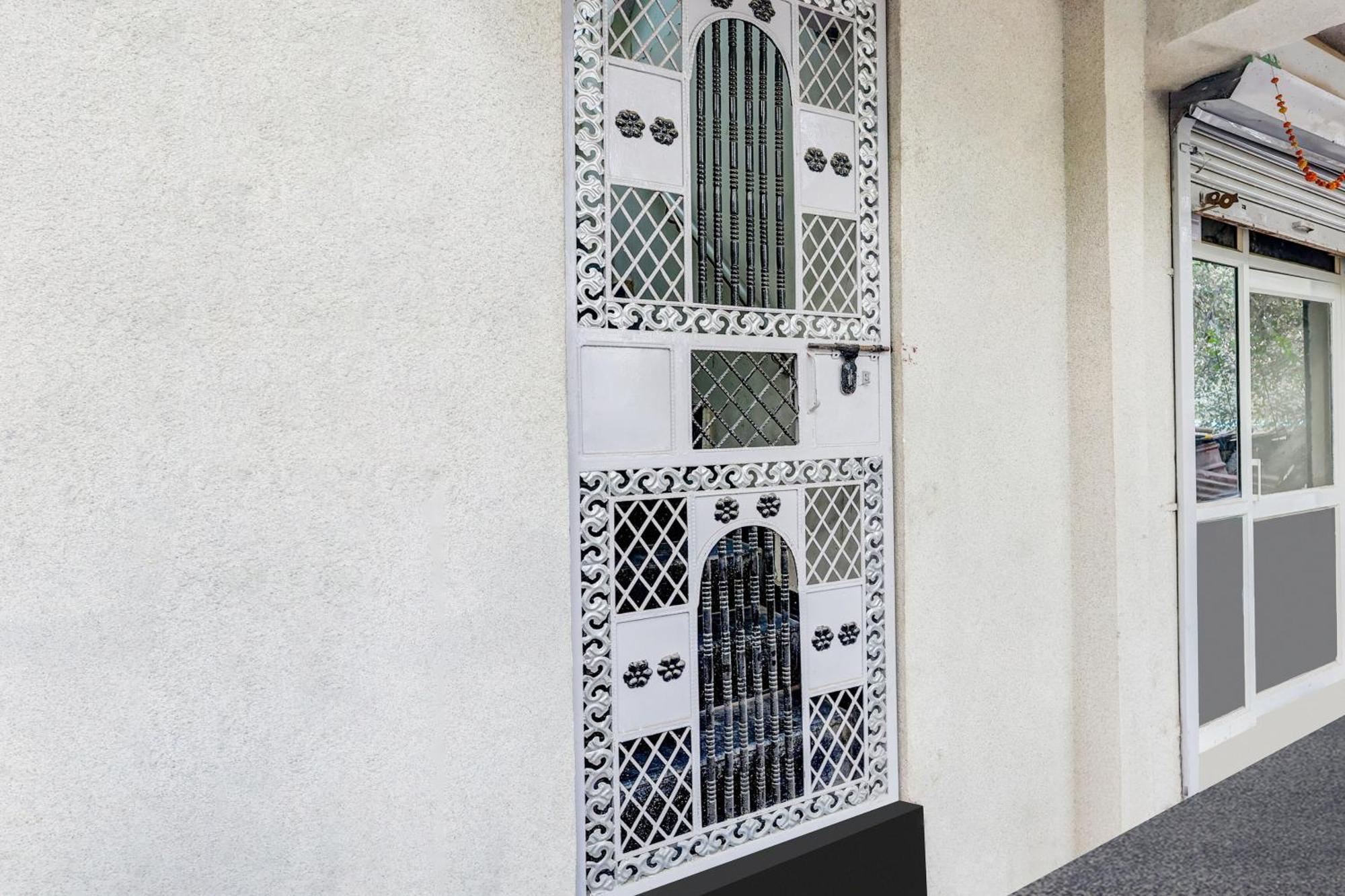 Hotel O Govind Residency New Delhi Bagian luar foto